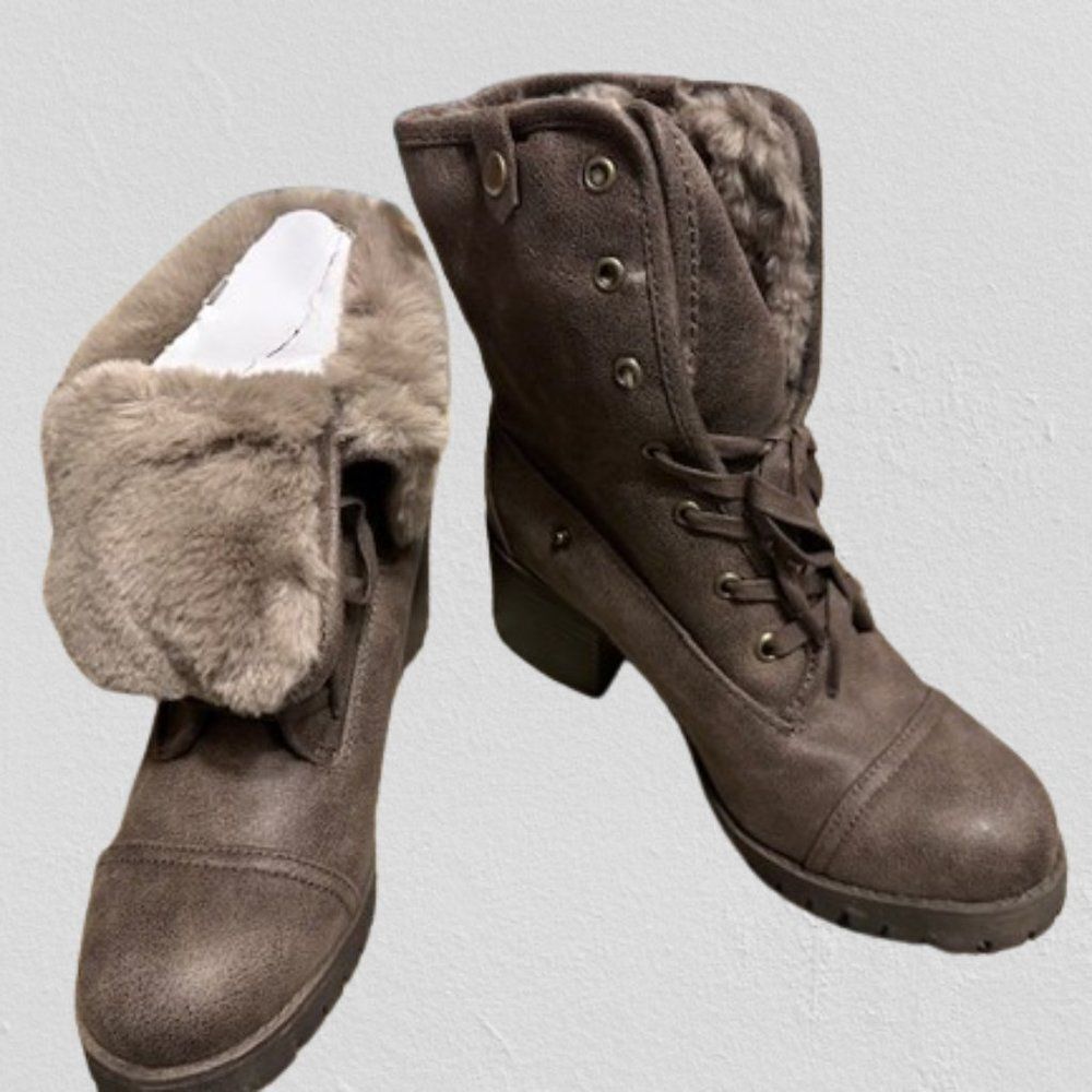 Bamboo Taupe Two Tone Suede Fold over Boots 4369 Size 8 NWT Boutique